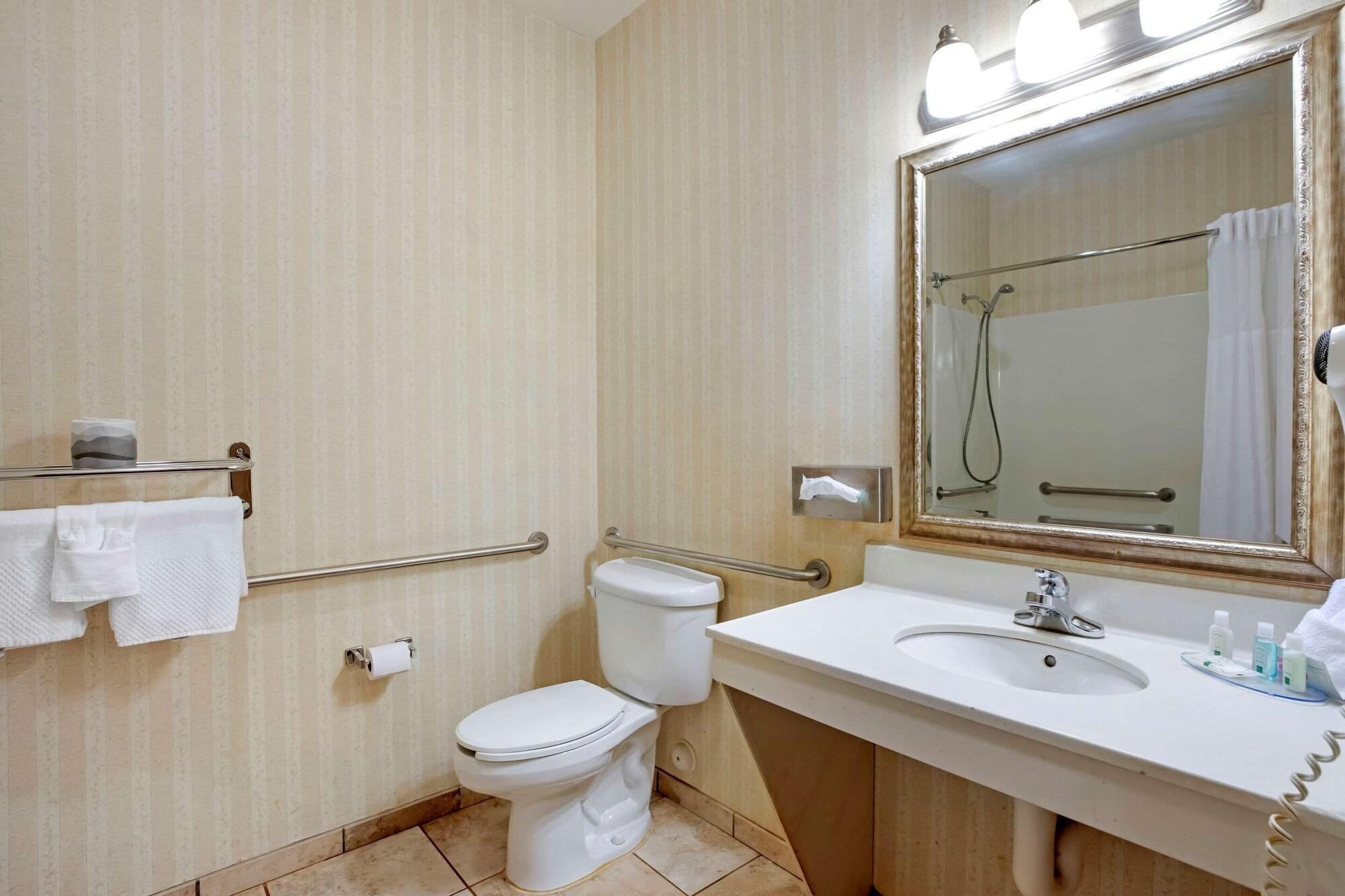 Quality Inn & Suites Wellington - Fort Collins Экстерьер фото