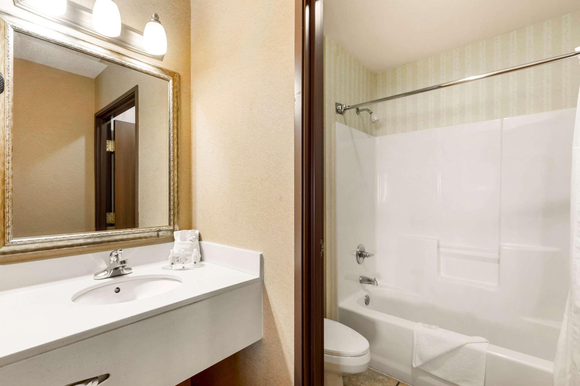 Quality Inn & Suites Wellington - Fort Collins Экстерьер фото