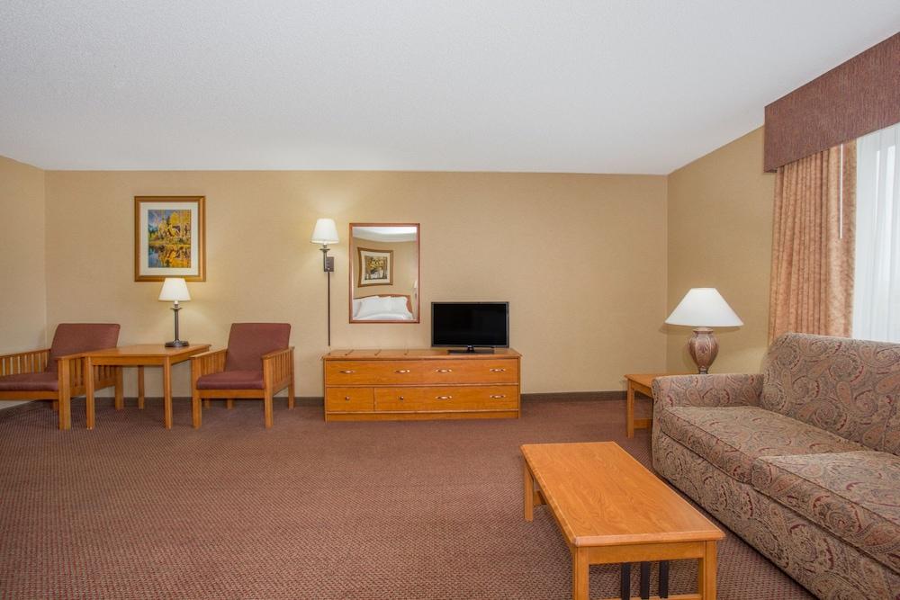 Quality Inn & Suites Wellington - Fort Collins Экстерьер фото